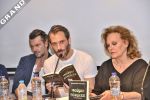Οι «Μαύροι Πίνακες», η σειρά-φαινόμενο της χρονιάς, έγιναν βιβλίο !